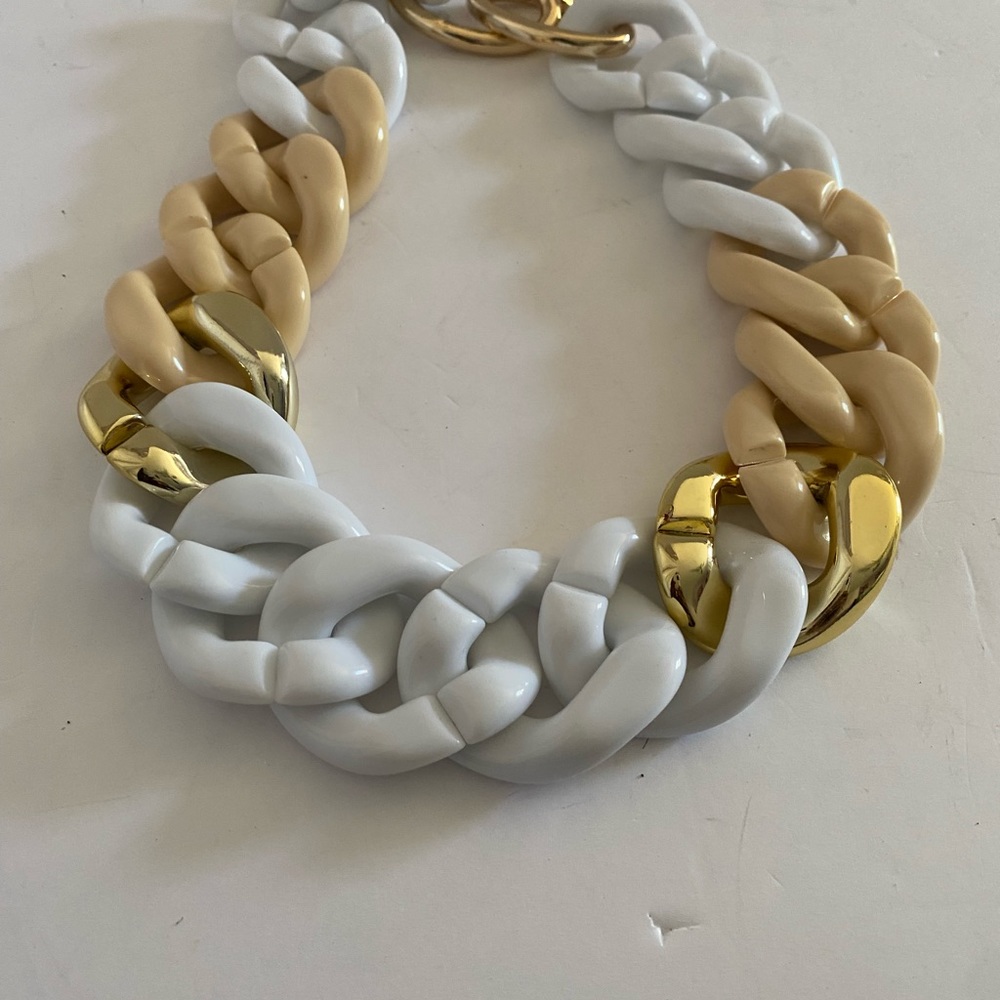 Unsigned Statement Acrylic Big Choker Necklace - image 2